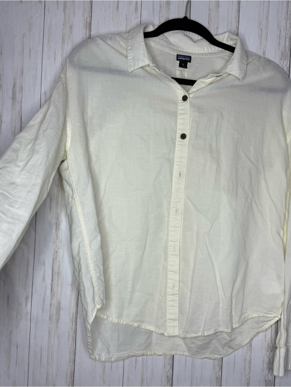 Patagonia Men's Off-White Button-Front Long Sleeve Shirt